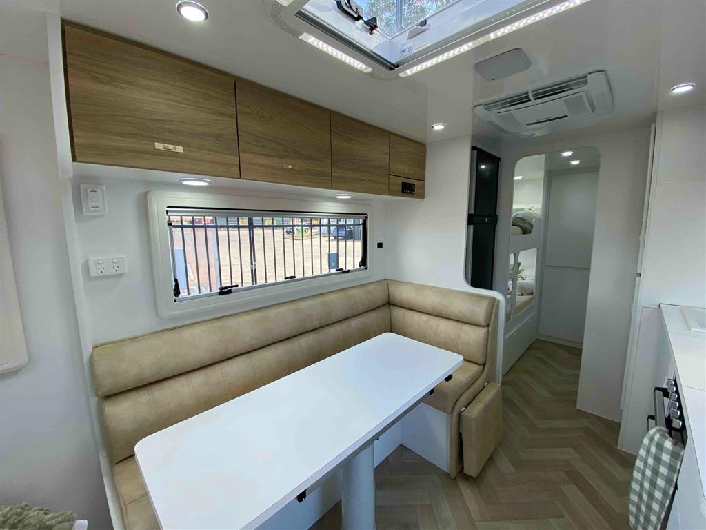 2026 OPTION RV DISTINCTION Family CARAVAN