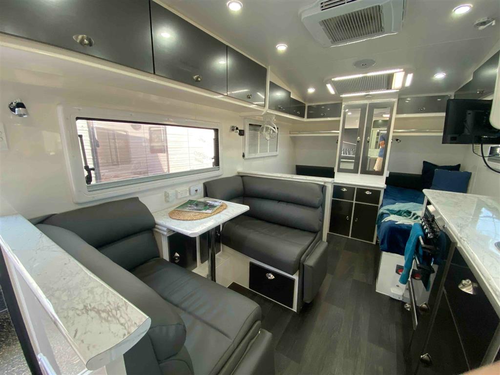 2021 SILVER VALLEY HUNTER CARAVAN SINGLE BEDS