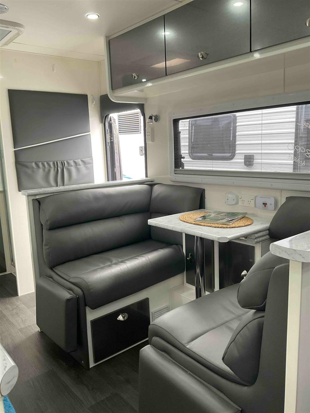2021 SILVER VALLEY HUNTER CARAVAN SINGLE BEDS