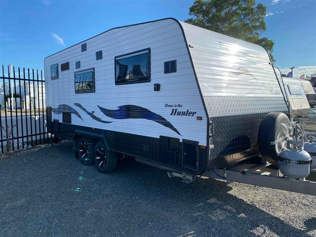 2021 SILVER VALLEY HUNTER CARAVAN SINGLE BEDS