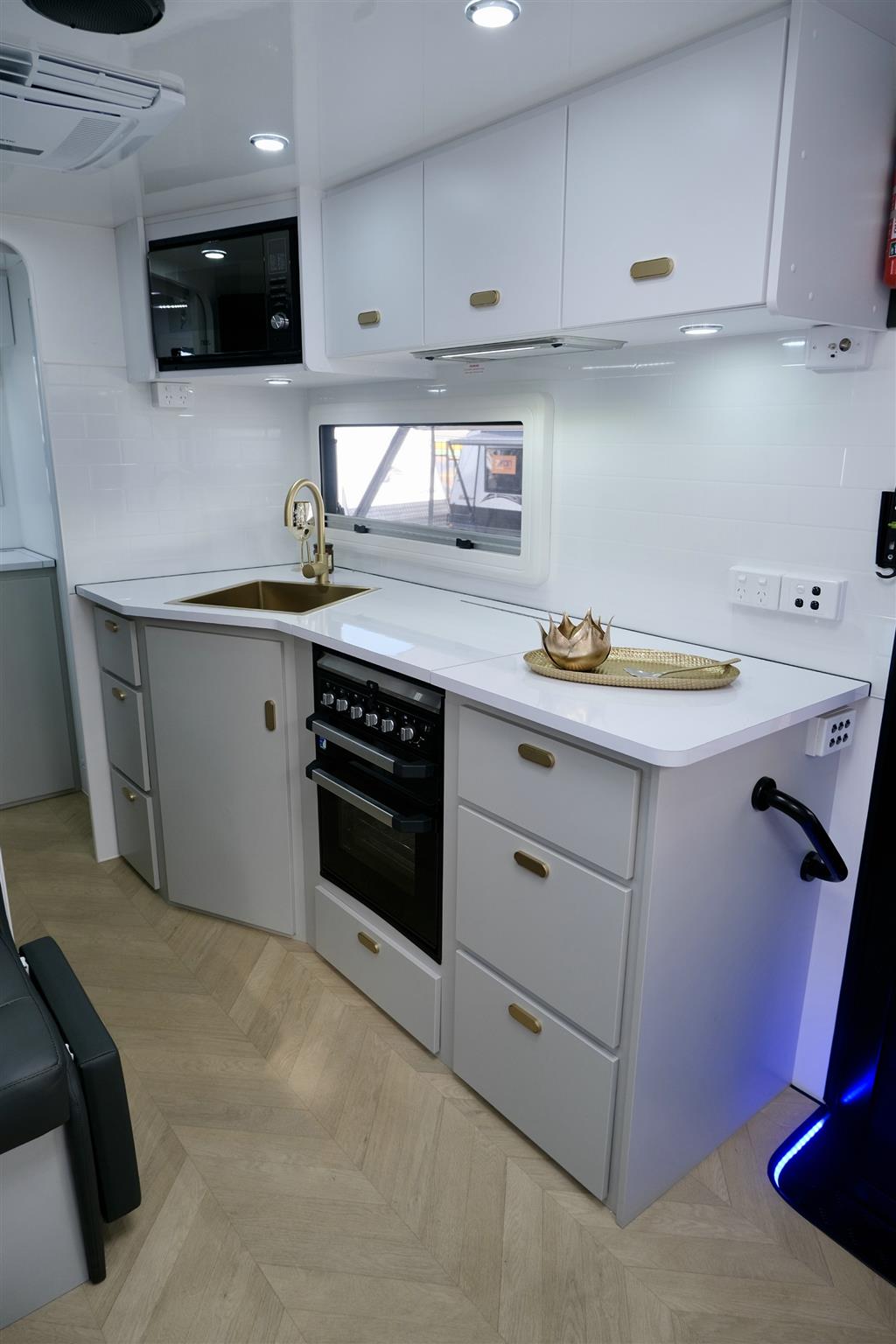 2025 OPTION RV TRACTION CARAVAN AIR BAGS
