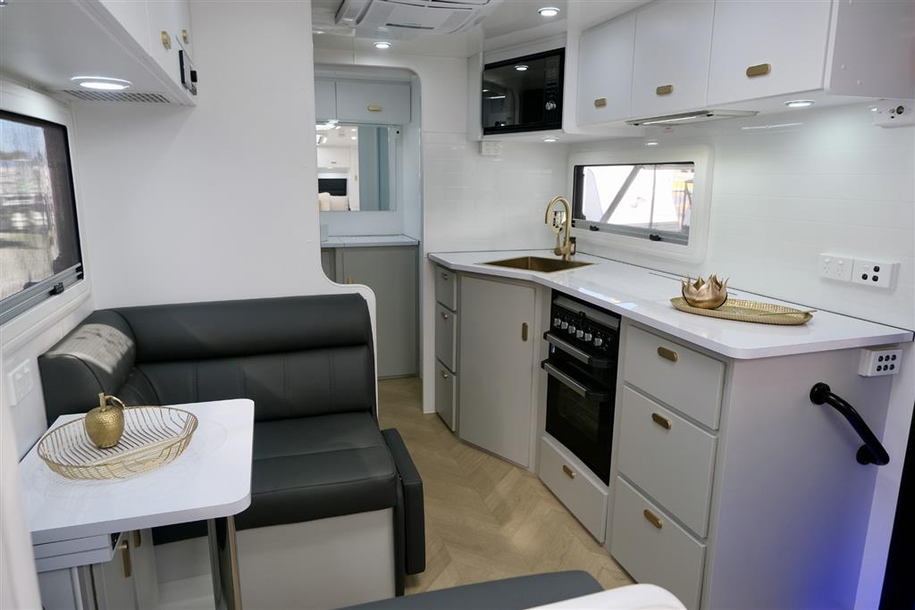 2025 OPTION RV TRACTION CARAVAN AIR BAGS