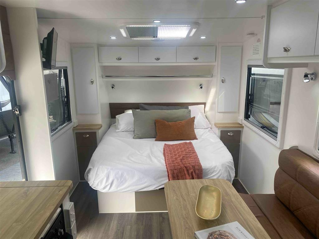 2026 SILVER VALLEY CARAVANS HUNTER CARAVAN
