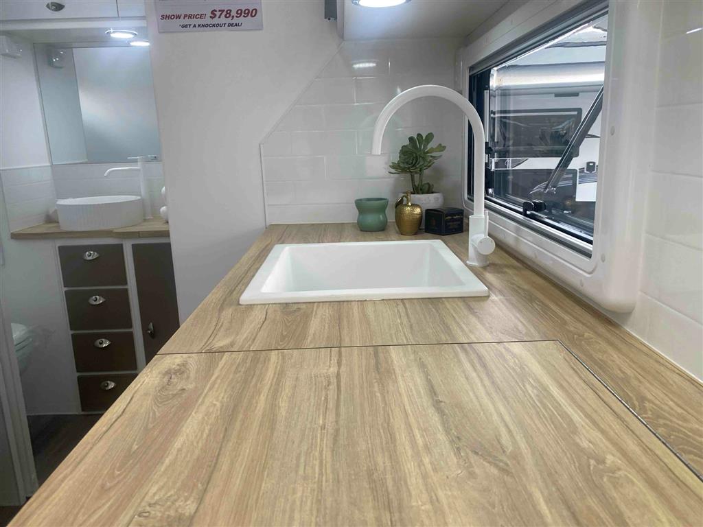2026 SILVER VALLEY CARAVANS HUNTER CARAVAN
