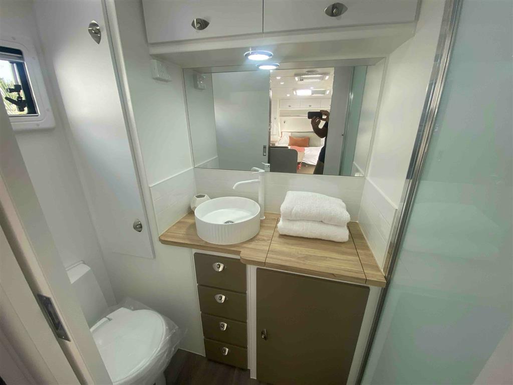 2026 SILVER VALLEY CARAVANS HUNTER CARAVAN