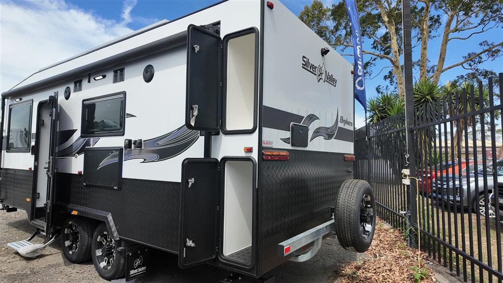 2025 SILVER VALLEY HEPBURN Caravan