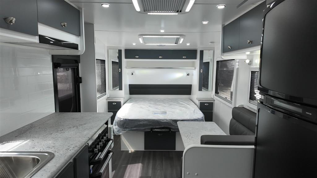 2025 SILVER VALLEY HEPBURN Caravan