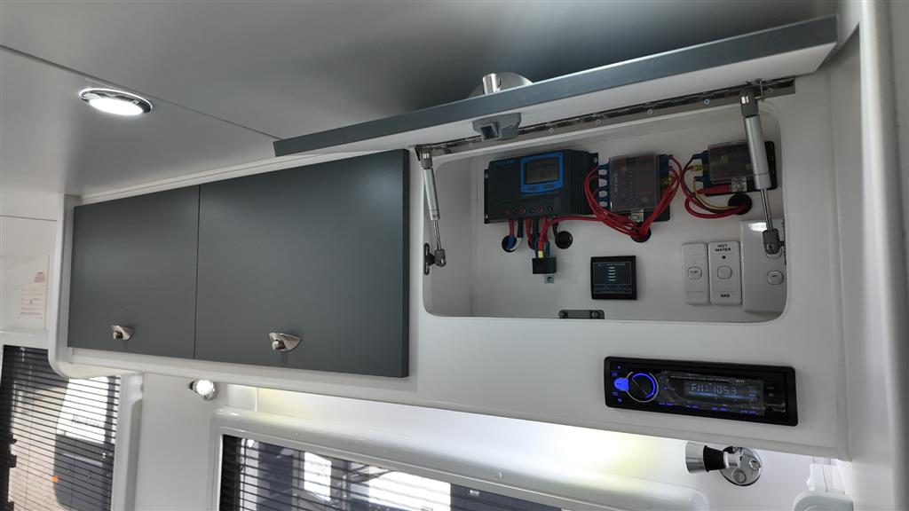 2025 SILVER VALLEY HEPBURN Caravan