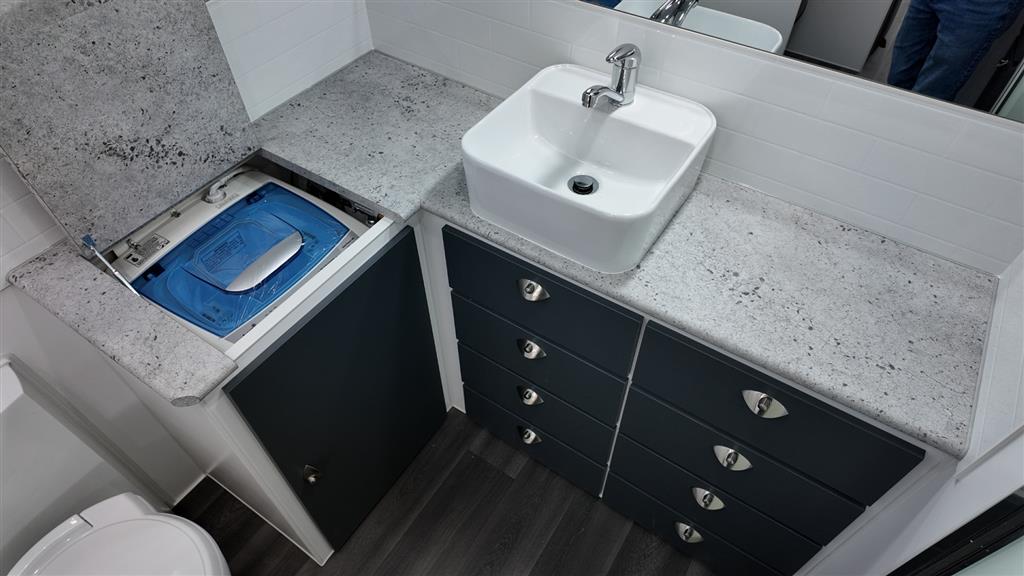 2025 SILVER VALLEY HEPBURN Caravan