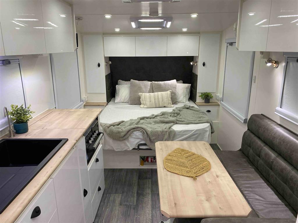 2024 HURRICANE RV STORM RIDER Off Road Caravan