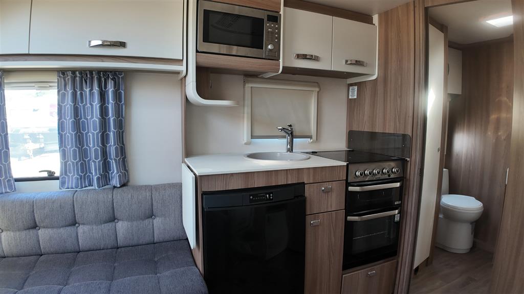 2020 SWIFT QUATTRO CARAVAN