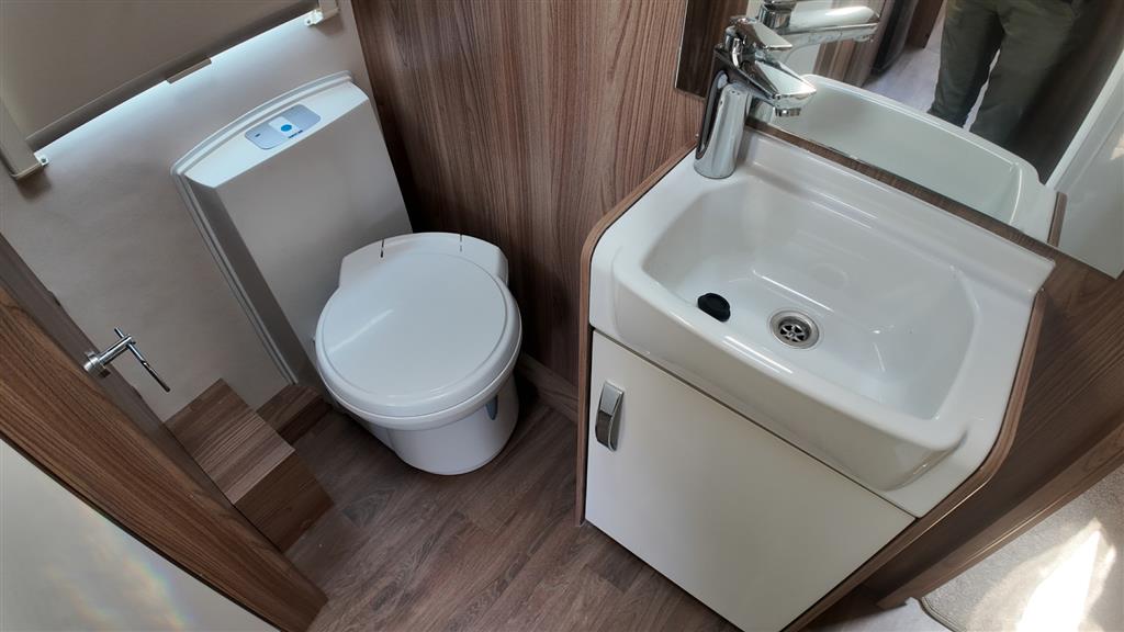 2020 SWIFT QUATTRO CARAVAN